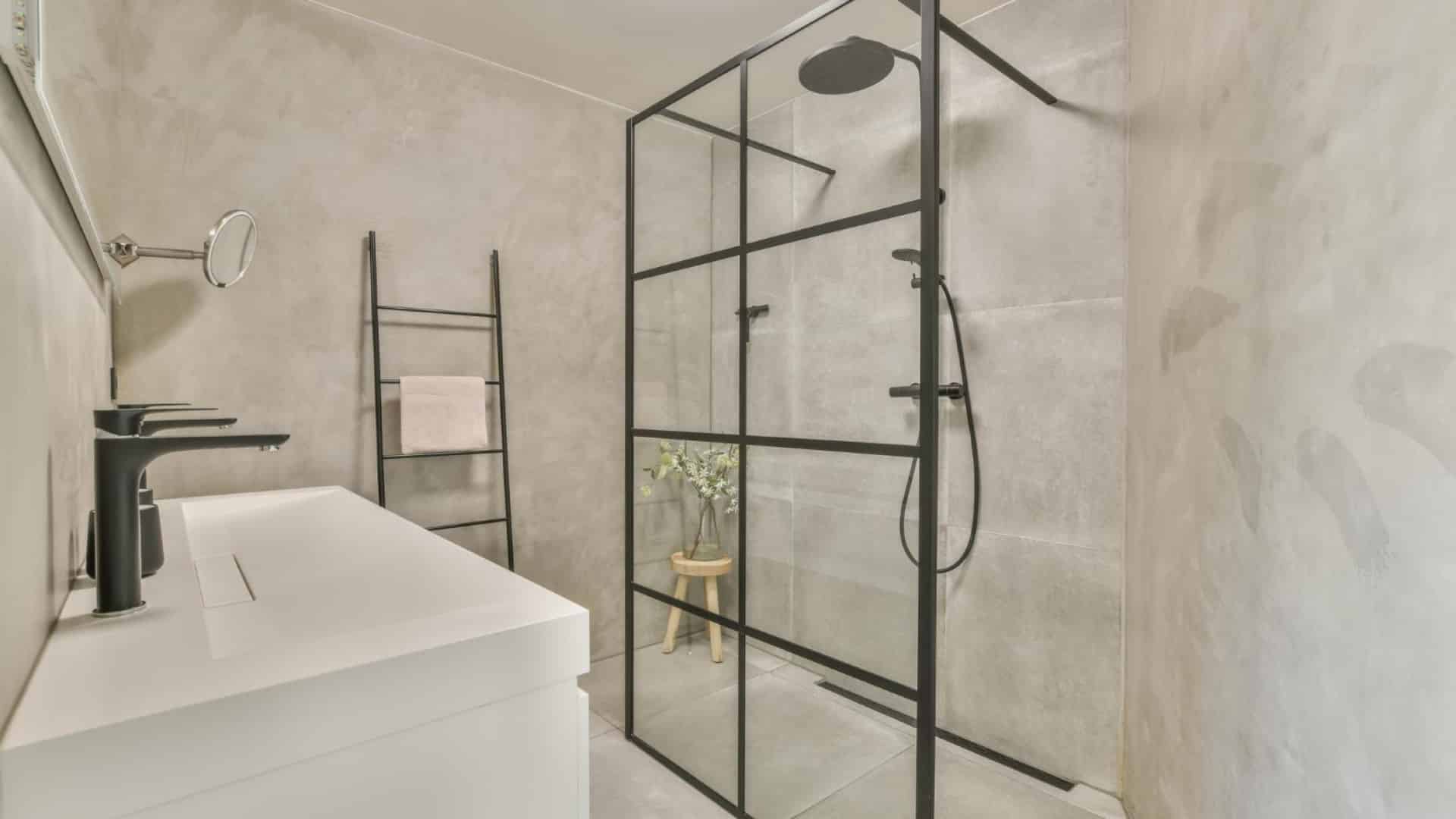 Transformez votre salle de bain avec une paroi de douche à l’italienne design et fonctionnelle