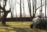 Comment organiser efficacement l&rsquo;entretien d&rsquo;un grand jardin ?