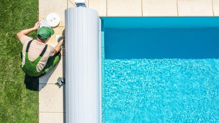 Quels travaux d’entretien prévoir pour conserver une piscine en bon état ?
