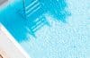 Comment reconnaître les premiers signes d’une fuite dans une piscine ?